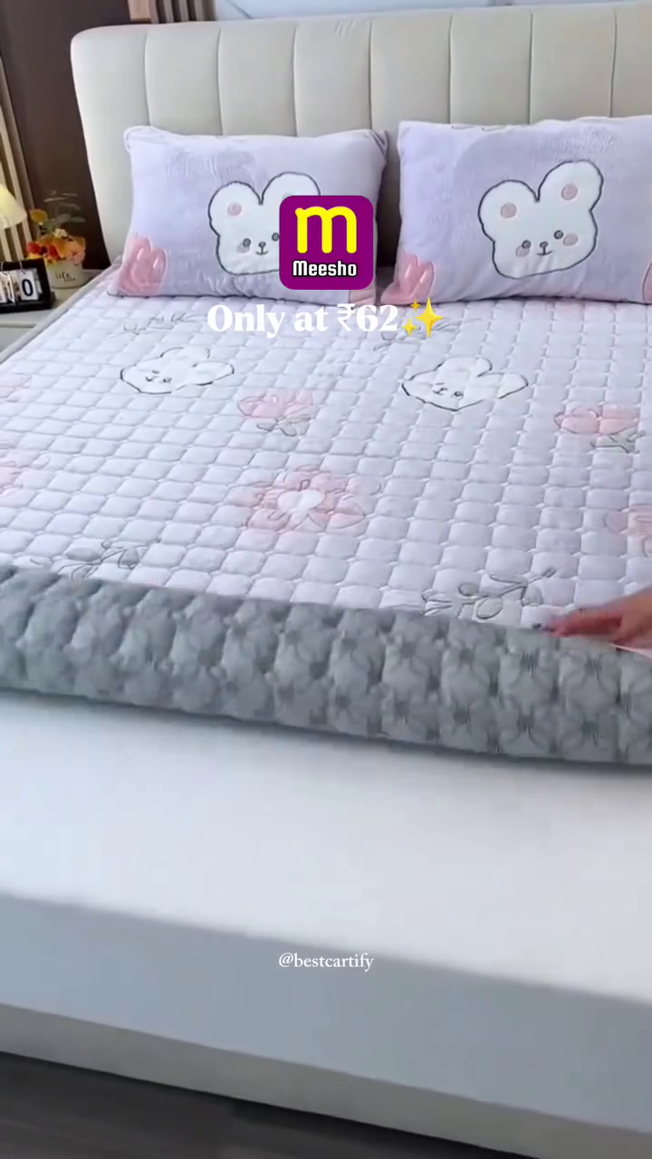 Premium Quilted Fitted Bedspread with Elastic Straps - Soft Velvet Touch Mattress Protector and Decorative Bed Cover